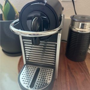 Nespresso de’Longhi espresso maker